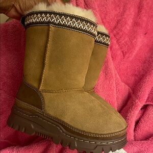 UGG Chestnut Tan Suede Shearling Winter Boots